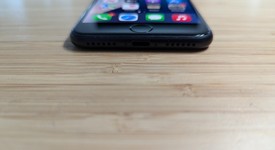 Fair
													Apple iPhone SE 3rd Gen 2022 - Unlocked, Midnight, 64 GB, A2595, photo 3 of 14
