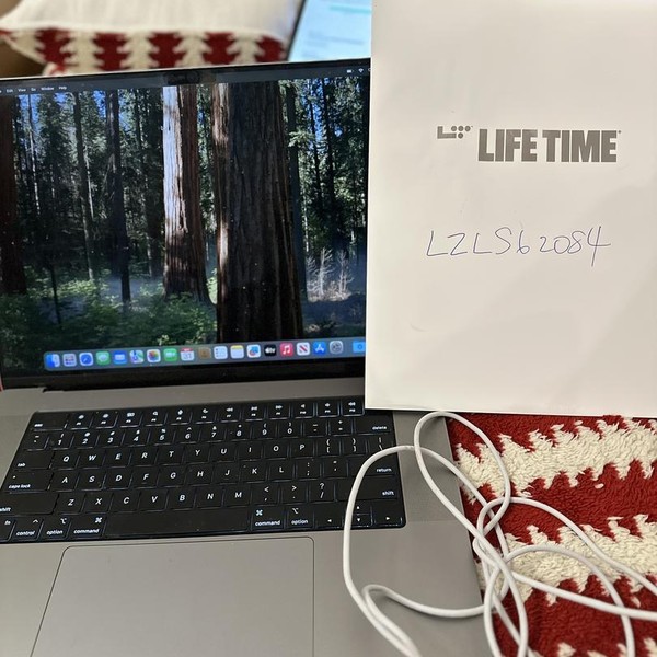 MacBook Pro 2021 - 16 inch - 512 GB, Silver, 32 GB, Apple M1 Pro 10-core