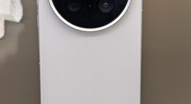 Mint
													Vivo X200 Ultra - Unlocked Non-US, Silver, 1 TB, 16 GB, photo 4 of 15