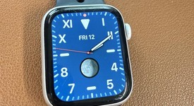 Fair
													Apple Watch Series 5 44mm - Unlocked, Silver, A2095 Cellular, Aluminum, photo 1 of 6
