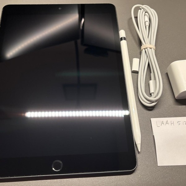 Apple iPad 7th Gen - Wi-Fi, Silver, 32 GB, A2197