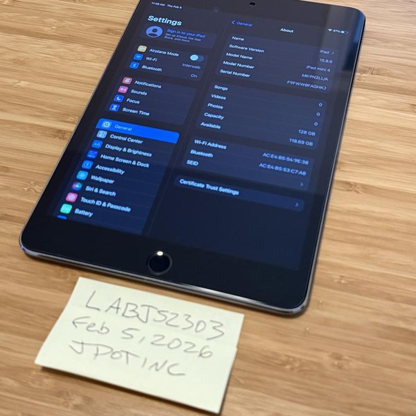 Apple iPad Mini 4 - Wi-Fi, 128 GB, Gray