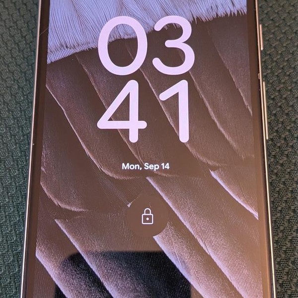 Google Pixel 7a - Unlocked, 128 GB, Snow, 8 GB, GWKK3