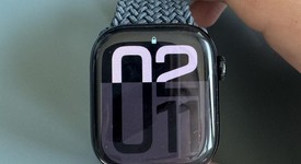 Mint
													Apple Watch Series 10 42mm - Unlocked, Black, A3001 - Cellular, Aluminum, photo 3 of 10