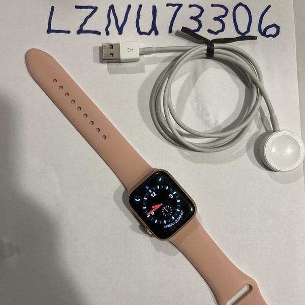 Apple Watch Series 4 40mm - Unlocked, Gold, A1975 - Cellular, Aluminum