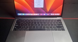 Good
													MacBook Pro 2017 (No Touch Bar) - 13" - I5, Gray, 256 GB, 16 GB, photo 1 of 13
