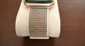 Good
													Apple Watch Series 6 44mm - Unlocked, Gold, A2294 - Cellular, Aluminum, photo 3 of 16