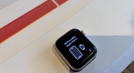 Fair
													Apple Watch SE 2nd Gen 40mm - Unlocked, Starlight, A2726 - Cellular, Aluminum, photo 4 of 5