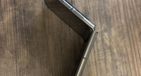 Mint
													Motorola Razr (2024) - Unlocked, Gray, 256 GB, 8 GB, photo 5 of 10