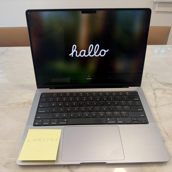 MacBook Pro 2021 - 14 inch - 512 GB, Gray, 16 GB, Apple M1 Pro 8-core