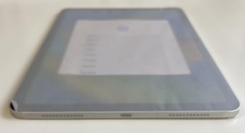 Mint
													Apple iPad Air 5th Gen - Unlocked, Starlight, 256 GB, A2589, photo 2 of 7