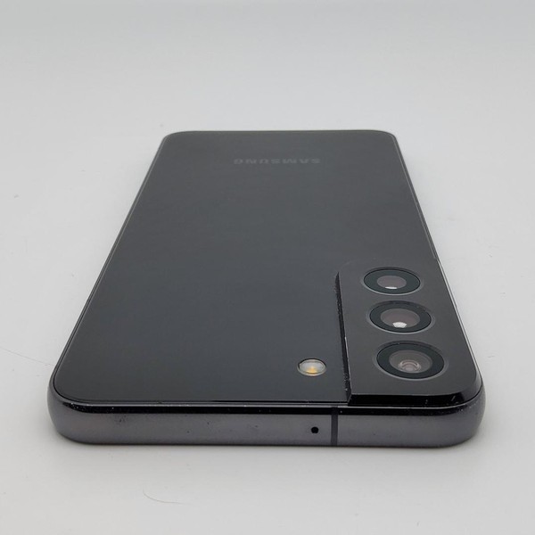 Samsung Galaxy S22 - Unlocked Non-US, 128 GB, Black, 8 GB, SM-S901B/DS