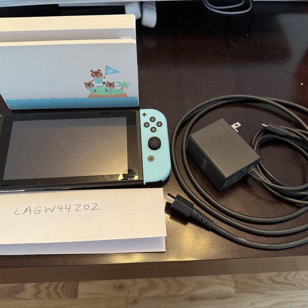 Nintendo Switch - 32 GB, Green & Blue, Animal Crossing: New Horizons