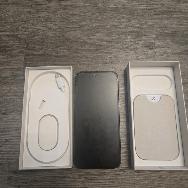 Google Pixel 10 - T-Mobile, 256 GB, Obsidian, GLBW0