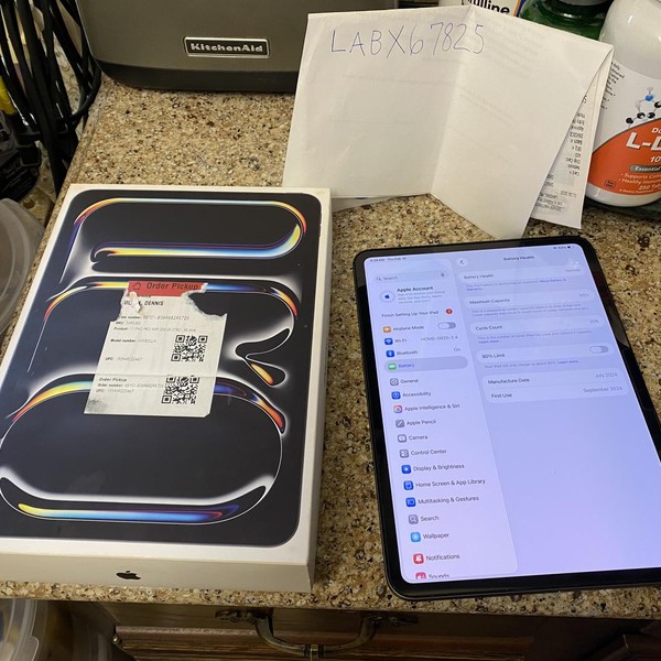 Apple iPad Pro 11 inch (M4) 2024 - Wi-Fi, 256 GB, Black, 8 GB, A2836, Standard Glass