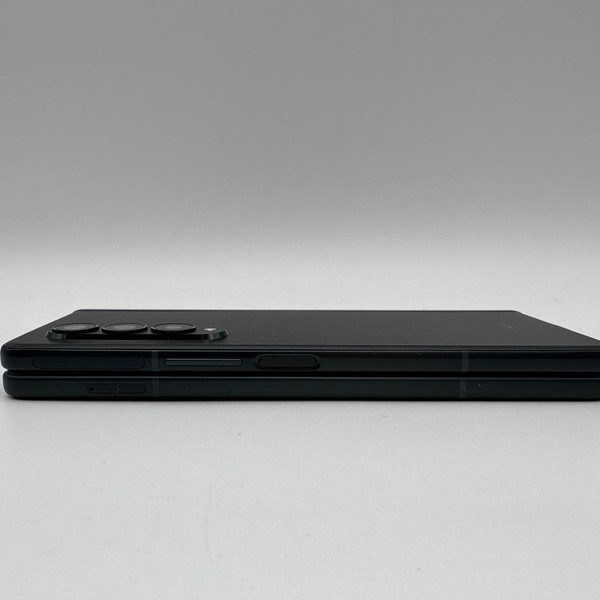 Samsung Galaxy Z Fold3 5G - Unlocked, 256 GB, Green, 12 GB, SM-F926U1