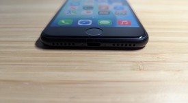 Good
													Apple iPhone SE 3rd Gen 2022 - Cricket, Midnight, 64 GB, A2595, photo 3 of 15