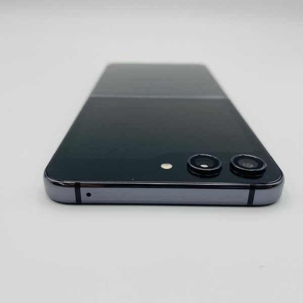 Samsung Galaxy Z Flip5 - AT&T, 256 GB, Graphite, 8 GB, SM-F731U