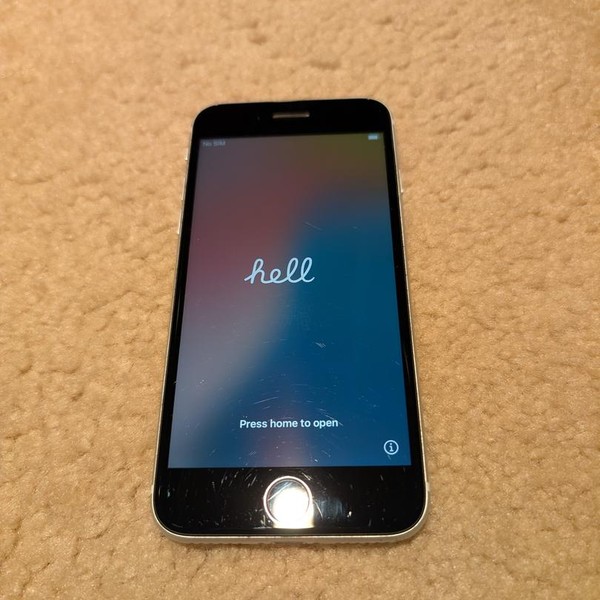 Apple iPhone SE 2nd Gen 2020 - Unlocked, 128 GB, White, A2275