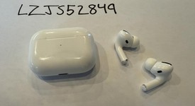 Used
													Apple AirPods Pro 1st Gen - Wireless Case, photo 1 of 8