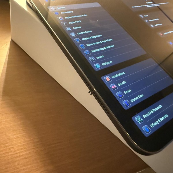 Apple iPad Pro 11 inch (M4) 2024 - Wi-Fi, 256 GB, Black, 8 GB, A2836, Standard Glass