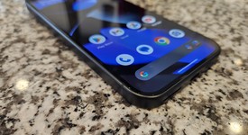 Mint
													Google Pixel 9 - Unlocked, Obsidian, 128 GB, 12 GB, G2YBB, photo 3 of 4
