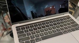 Good
													MacBook Pro 2018 (With Touch Bar) - 13" - I5, Gray, 256 GB, 16 GB, photo 4 of 9