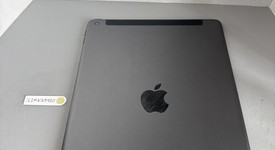 Good
													Apple iPad 9th Gen - Unlocked, Gray, 64 GB, A2603, photo 4 of 6