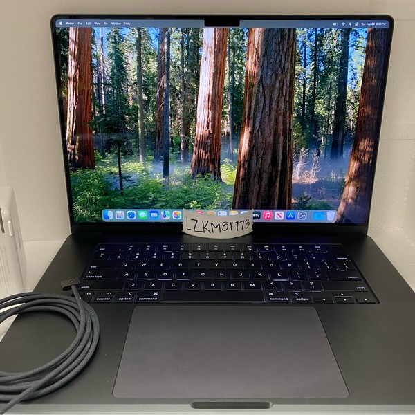 MacBook Pro Late 2023 (M3) - 16 inch - 512 GB, Black, 36 GB, Apple M3 Pro 12-core, 18-core GPU