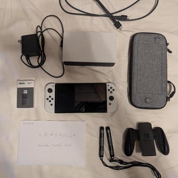 Nintendo Switch - OLED - 64 GB, White