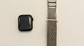 Fair
													Apple Watch SE 2nd Gen 40mm - Midnight, A2722 - GPS, Aluminum, photo 2 of 9