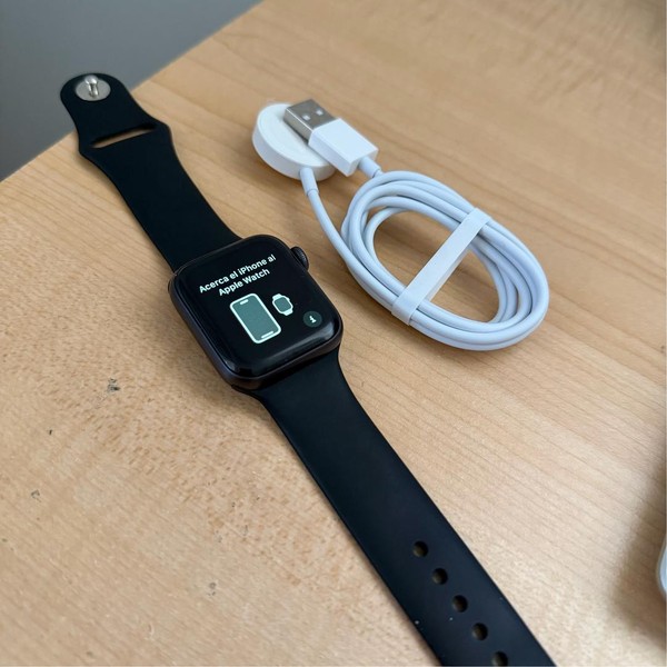 Apple Watch Series 5 40mm - Unlocked Non-US, Gray, A2156 Non-US Cellular, Aluminum