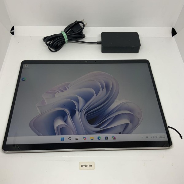Microsoft Surface Pro 9 - Unlocked, 256 GB, Platinum, 8 GB, Microsoft SQ 3, Cellular