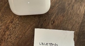 Used
													Apple AirPods Pro 2 - Lightning, photo 2 of 5
