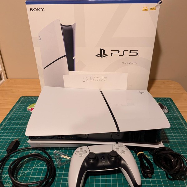 PlayStation 5 Slim Standard Edition (2023) - White, 1 TB