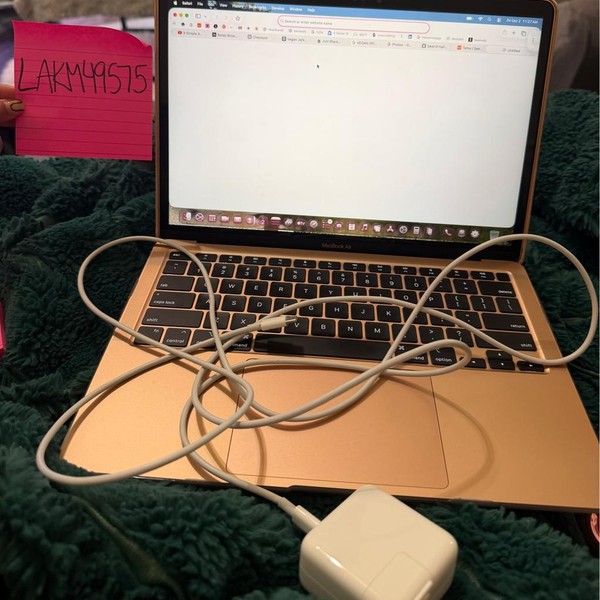 MacBook Air 2020 - 13 inch - 256 GB, Gold, 8 GB, Apple M1