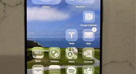 Mint
													Apple iPhone Air - Unlocked, Cloud White, 256 GB, A3260, photo 2 of 8