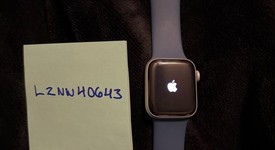 Mint
													Apple Watch SE 2nd Gen 40mm - Silver, A2722 - GPS, Aluminum, photo 1 of 7