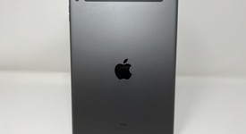 Mint
													Apple iPad 7th Gen - Unlocked, Gray, 128 GB, A2200, photo 2 of 6