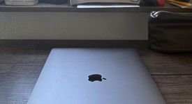 Good
													MacBook Pro 2017 (With Touch Bar) - 15" - I7, Gray, 512 GB, 16 GB, photo 5 of 7