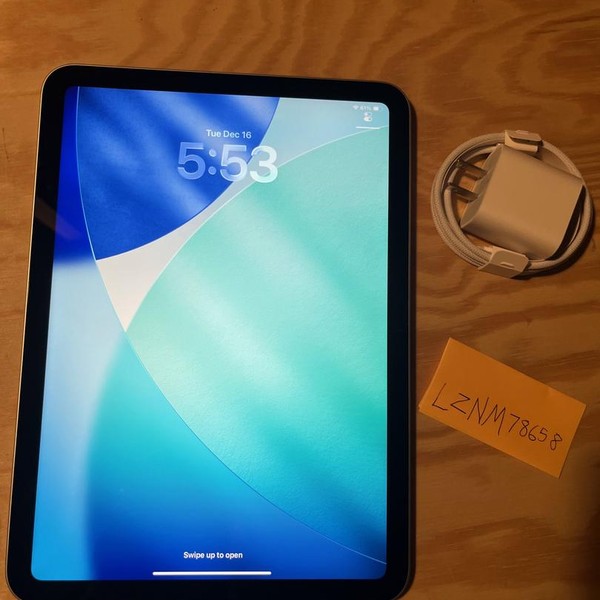 Apple iPad 11th Gen - Wi-Fi, 128 GB, Silver, A3354