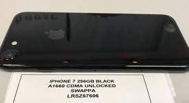 Good
													Apple iPhone 7 - Unlocked Non-US, Jet Black, 256 GB, A1779, photo 5 of 7