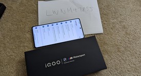 Mint
													vivo IQOO 11 - Unlocked Non-US, White, 256 GB, 16 GB, photo 3 of 8