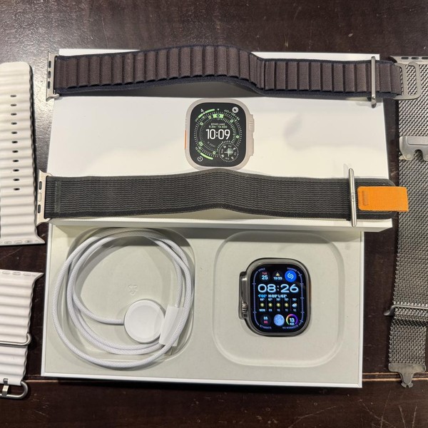 Apple Watch Ultra 3 49mm - Unlocked, Natural, A3281