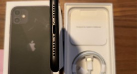 Mint
													Apple iPhone 11 - Unlocked, Black, 64 GB, A2111, photo 5 of 5