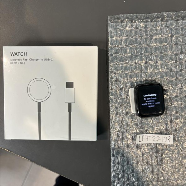 Apple Watch SE 1st Gen 40mm - Unlocked, Gray, A2353 - Cellular, Aluminum