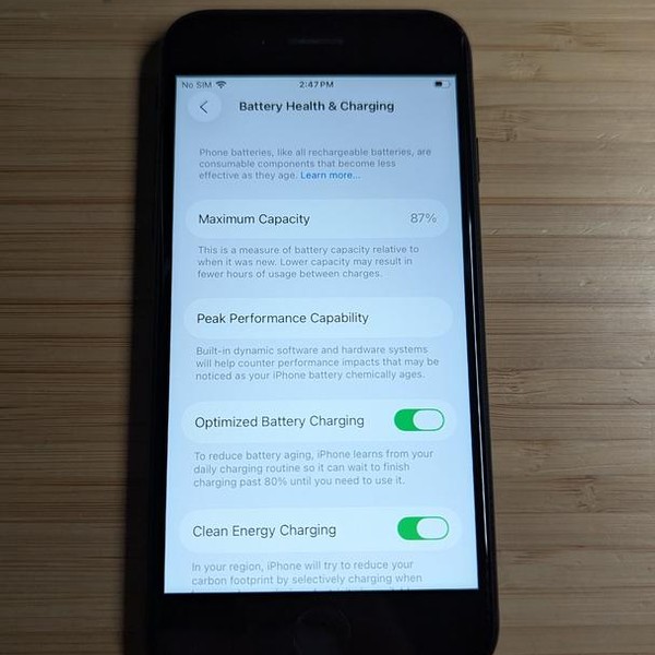 Apple iPhone SE 3rd Gen 2022 - Unlocked, 128 GB, Midnight, A2595