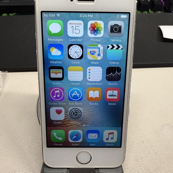 Apple iPhone 5S - Unlocked, 32 GB, Silver, A1453