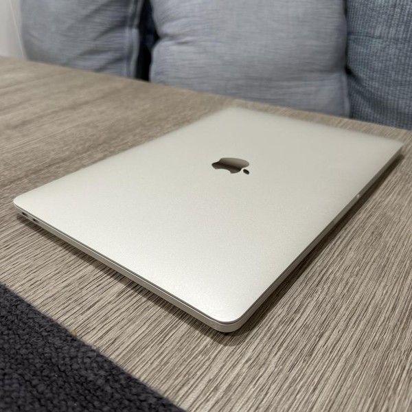 MacBook Pro 2017 (No Touch Bar) - 13 inch - 256 GB, Silver, 8 GB, Intel Core i5