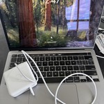 Good MacBook Pro 2020 - 13 inch - 512 GB, Gray, 16 GB, Intel Core i5